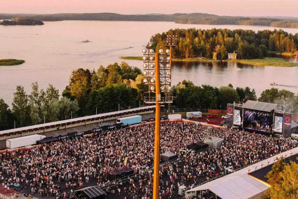 Mukava Saunallinen Kaksio Omalla Sisaeaenkaeynnillae Ja Ilmaisella Autopaikalla Kuopio Eksteriør bilde