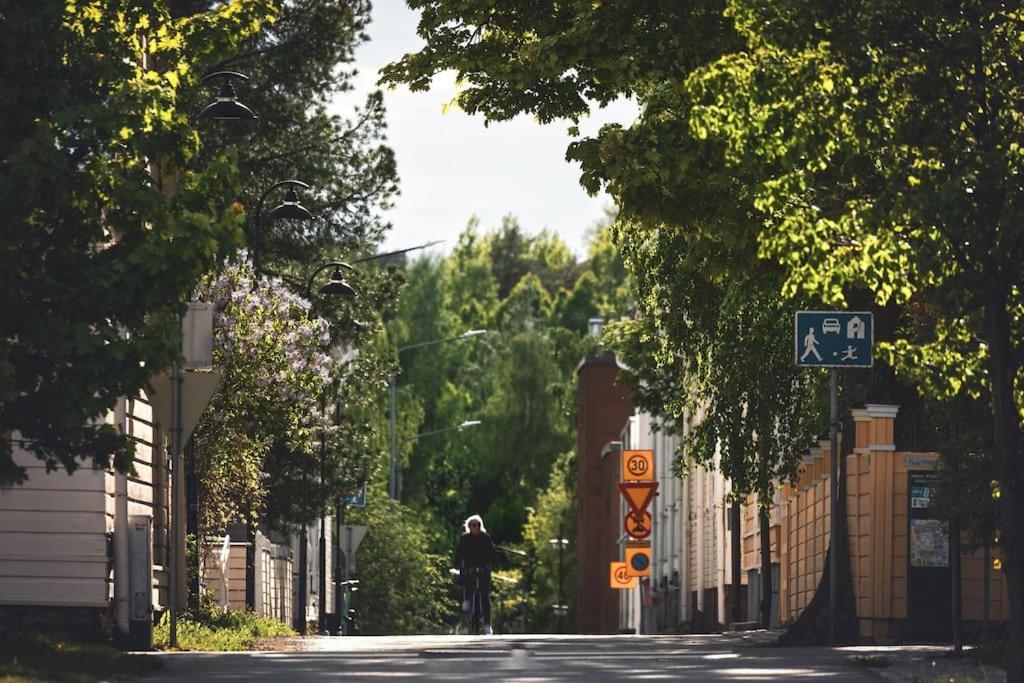 Mukava Saunallinen Kaksio Omalla Sisaeaenkaeynnillae Ja Ilmaisella Autopaikalla Kuopio Eksteriør bilde